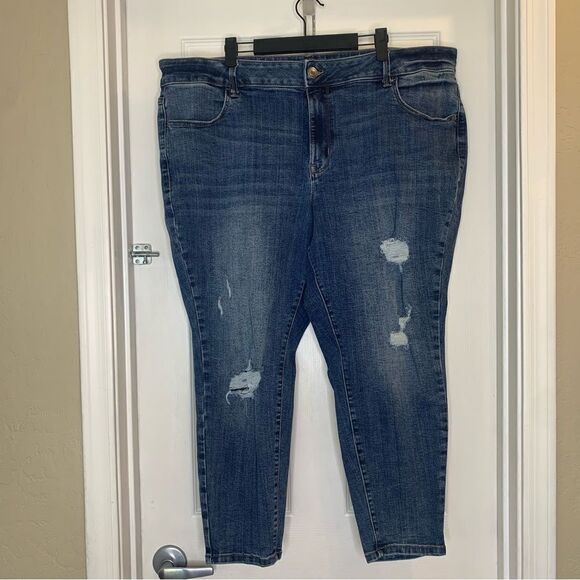 Maurice’s Mid-Rise Distressed Skinny Jeans Size 24W X-Short - Picture 1 of 9